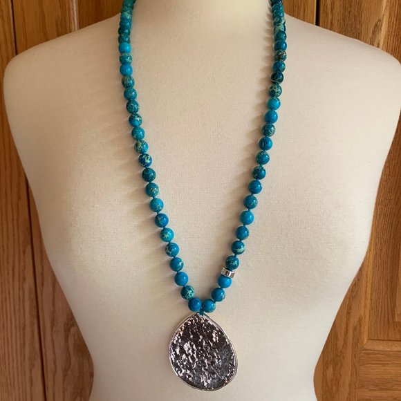 NEST - Turquoise Jasper Pendant Necklace -Like New - Picture 1 of 8
